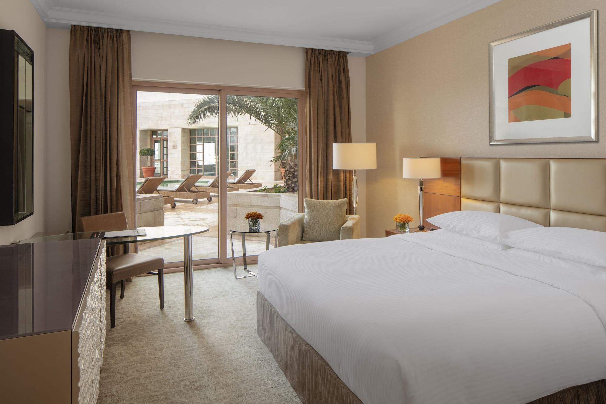 Grand Hyatt Amman Hotell Exteriör bild A room at the hotel