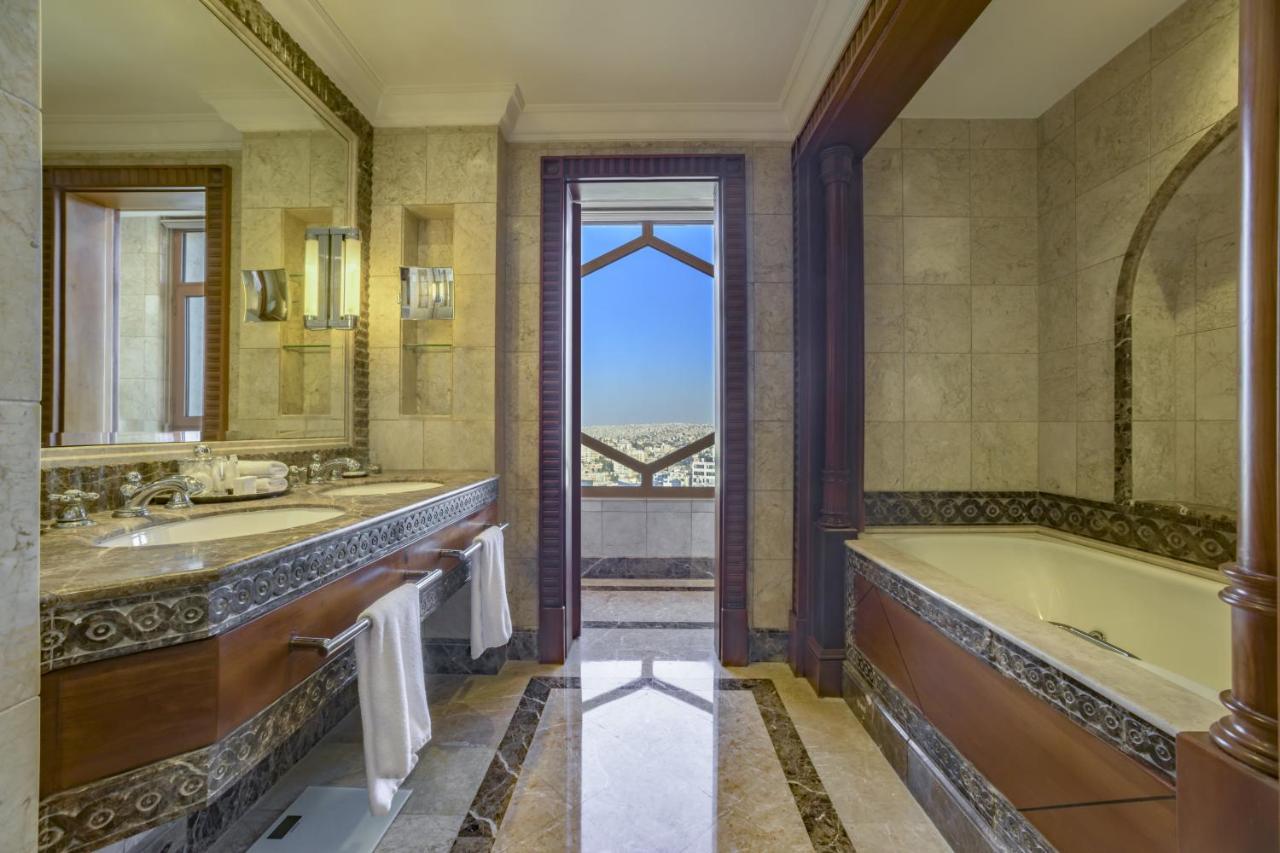 Grand Hyatt Amman Hotell Exteriör bild Bathroom
