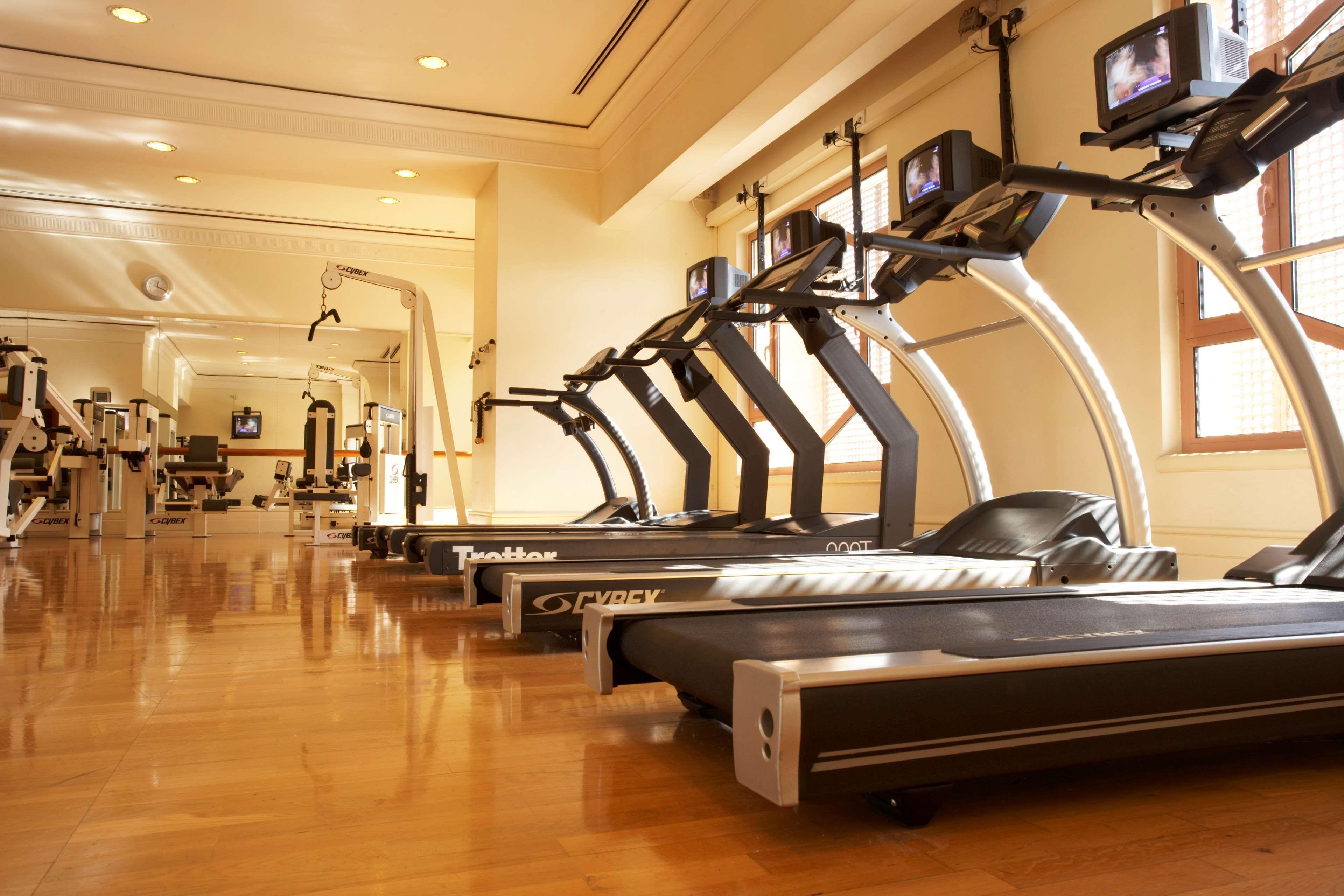 Grand Hyatt Amman Hotell Exteriör bild A row of treadmills