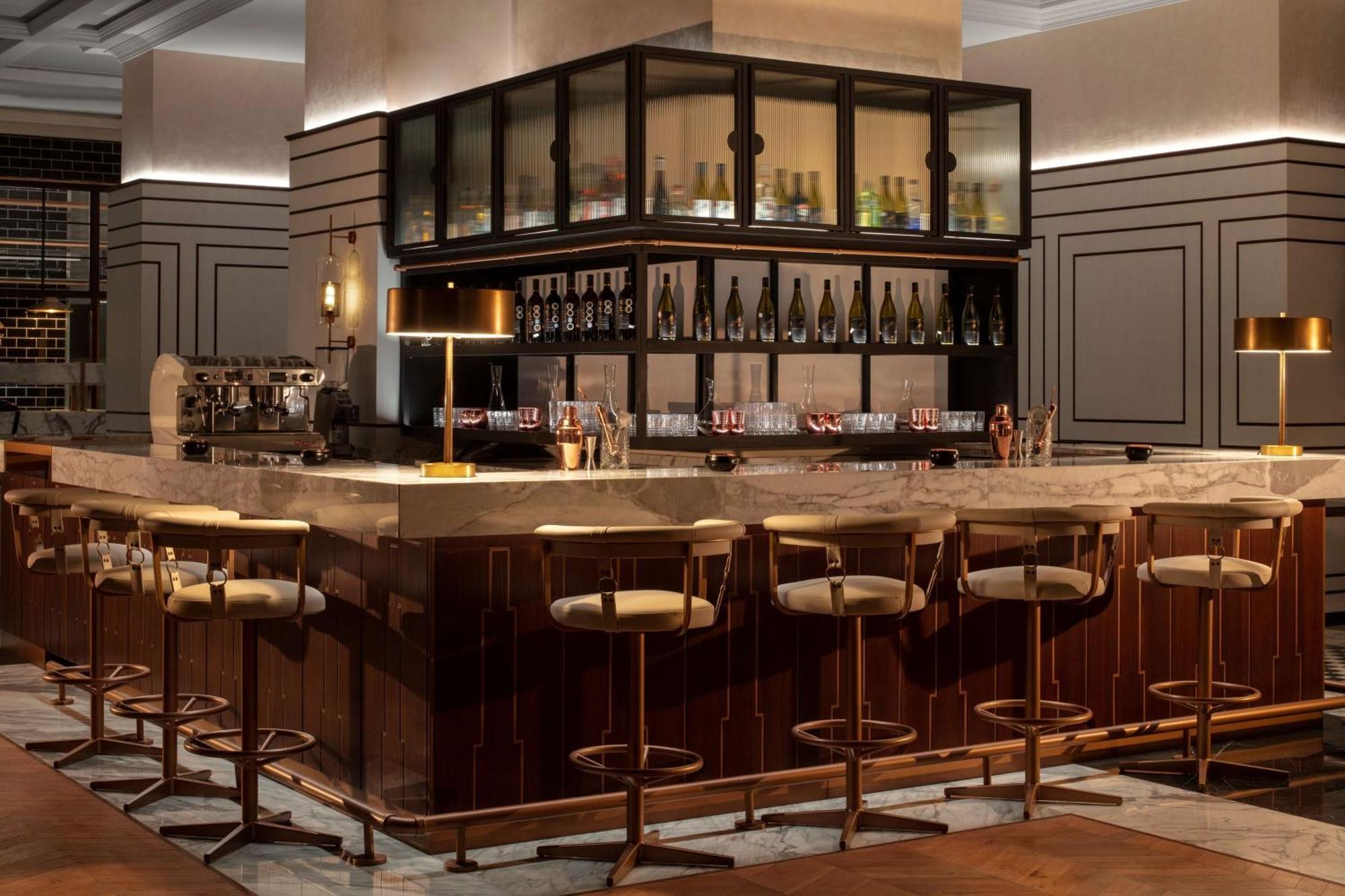 Grand Hyatt Amman Hotell Exteriör bild The bar at the Concourse
